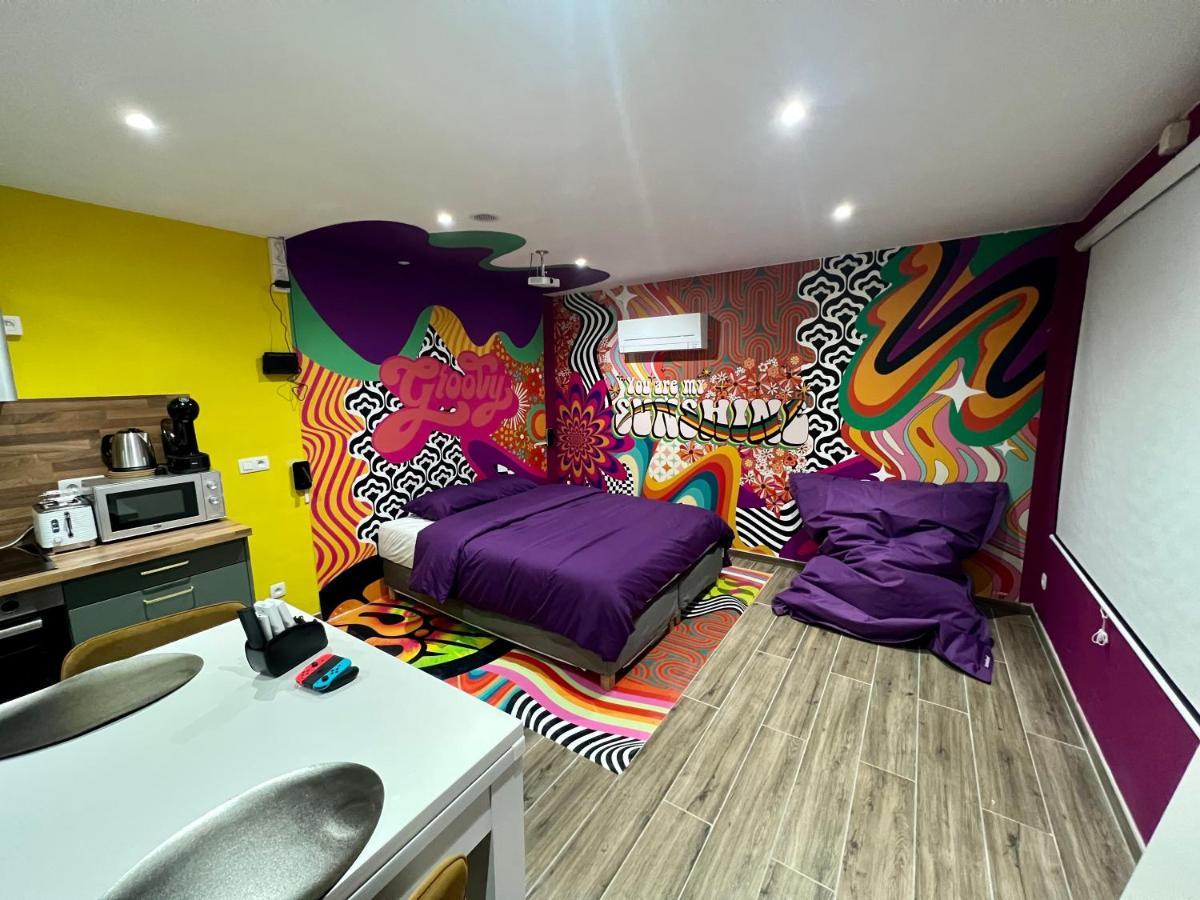 Capsule Groovy-Jacuzzi-Sauna-Billard-Netflix- Nintendo Switch & Jeux Mons Exteriör bild
