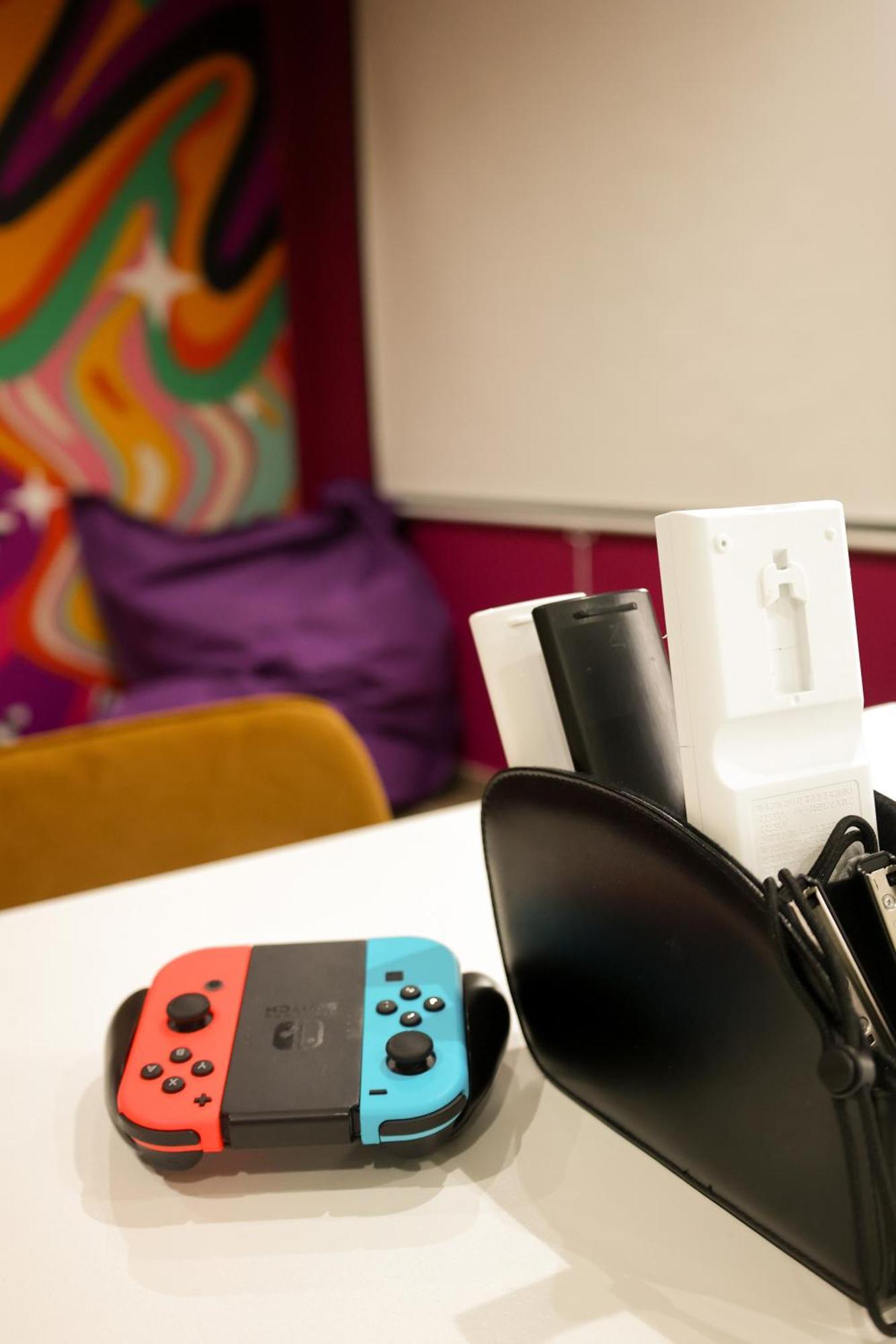 Capsule Groovy-Jacuzzi-Sauna-Billard-Netflix- Nintendo Switch & Jeux Mons Exteriör bild