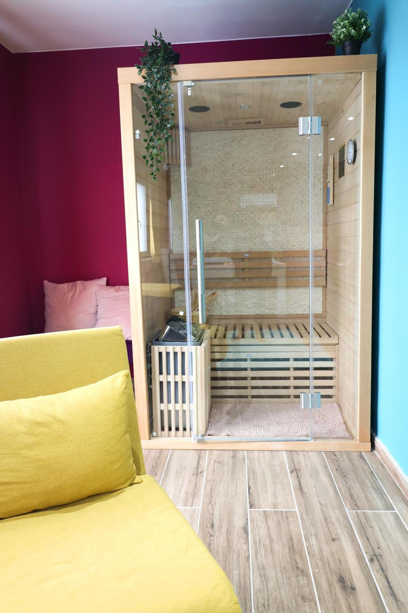 Capsule Groovy-Jacuzzi-Sauna-Billard-Netflix- Nintendo Switch & Jeux Mons Exteriör bild