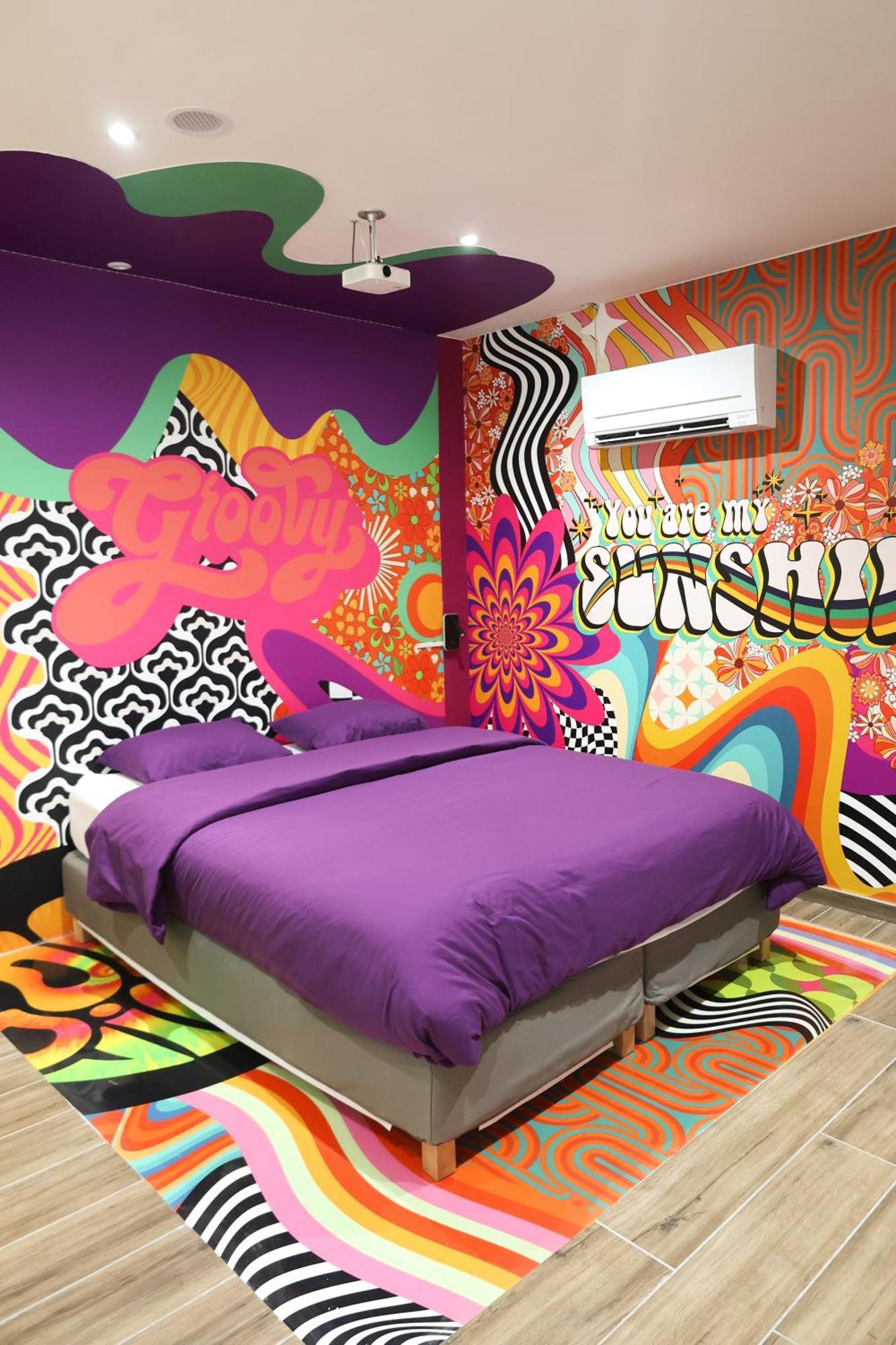 Capsule Groovy-Jacuzzi-Sauna-Billard-Netflix- Nintendo Switch & Jeux Mons Exteriör bild