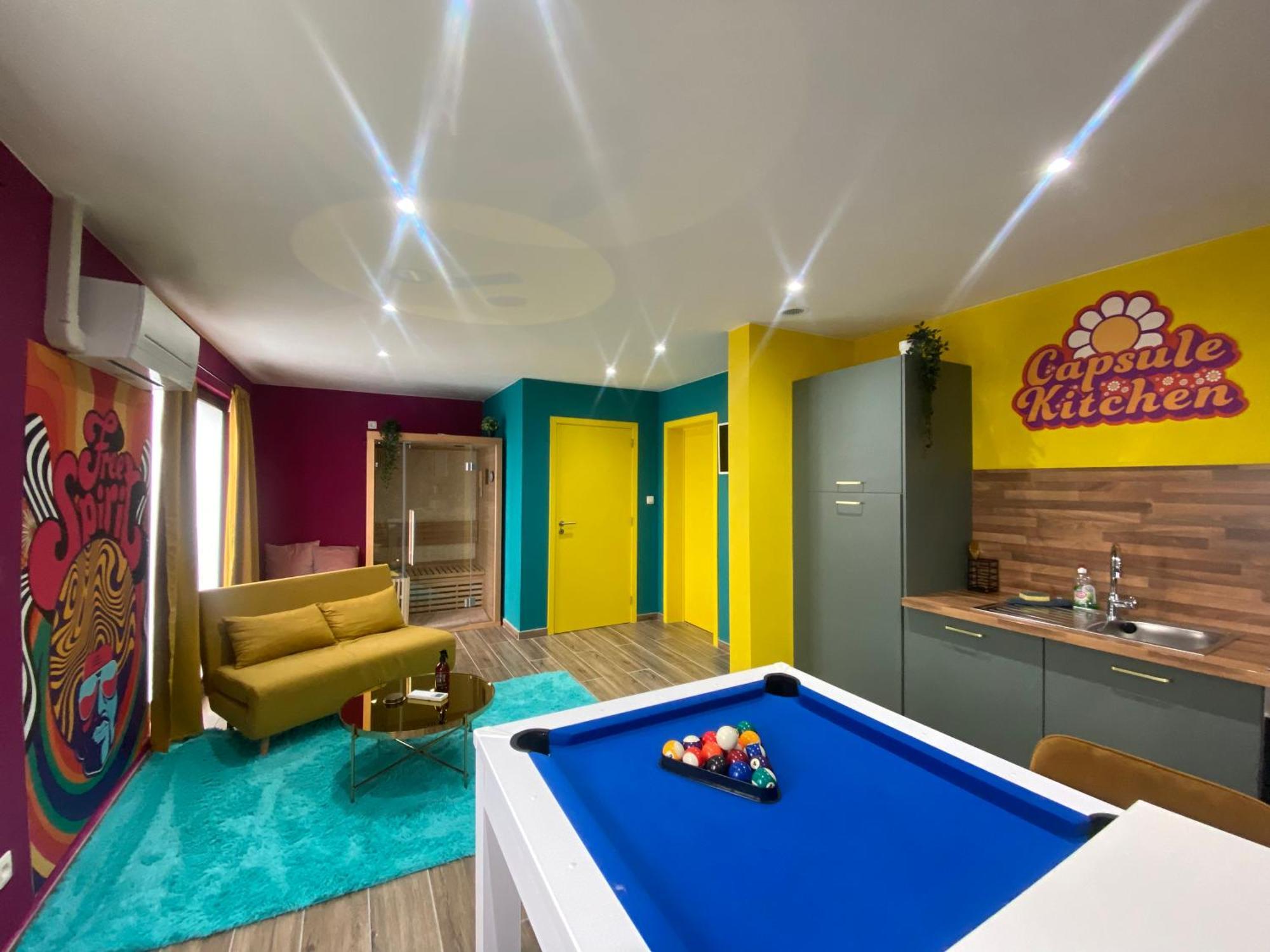 Capsule Groovy-Jacuzzi-Sauna-Billard-Netflix- Nintendo Switch & Jeux Mons Exteriör bild