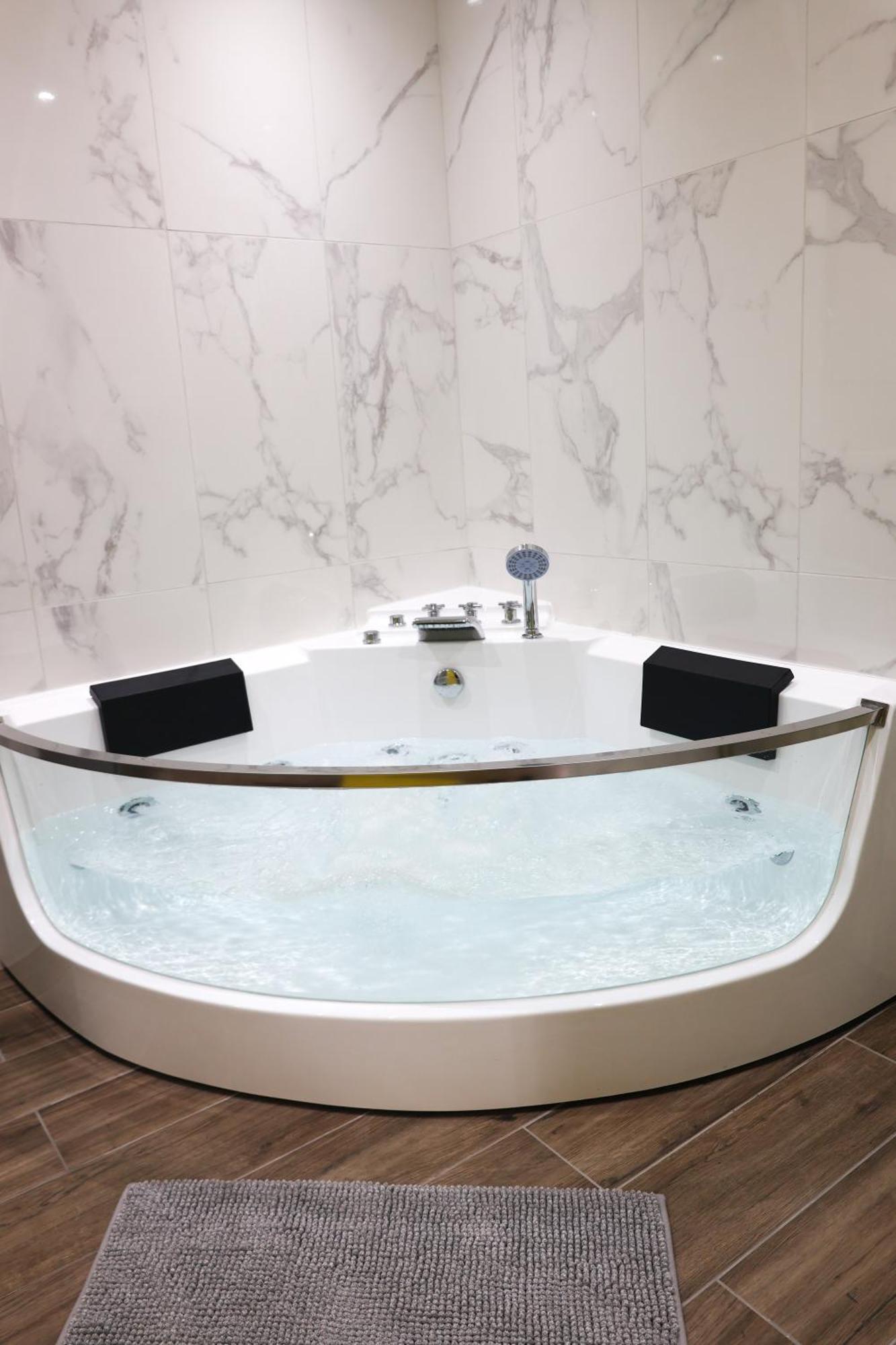 Capsule Groovy-Jacuzzi-Sauna-Billard-Netflix- Nintendo Switch & Jeux Mons Exteriör bild